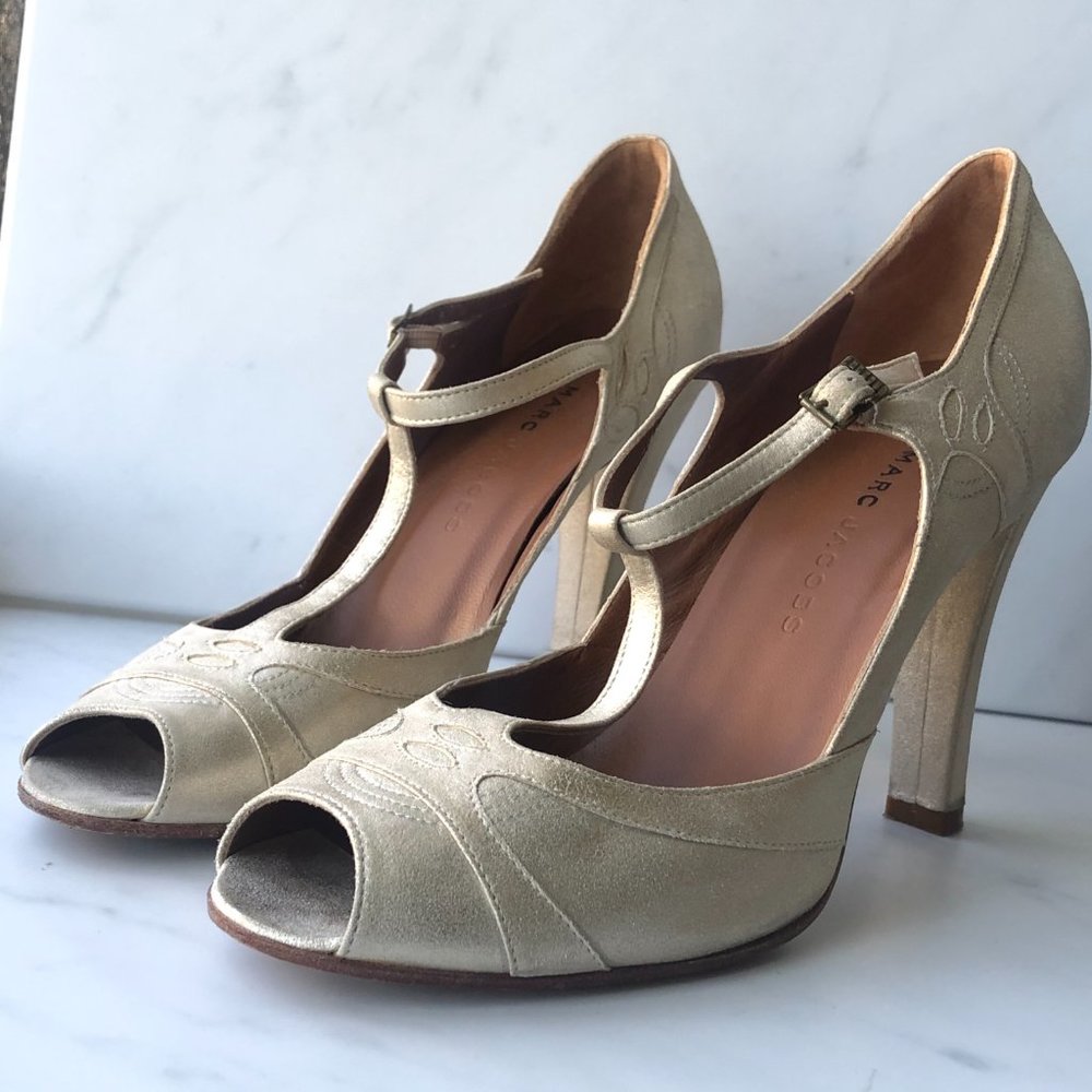 Marc Jacobs T-Strap Heels in Gold Champagne EUC